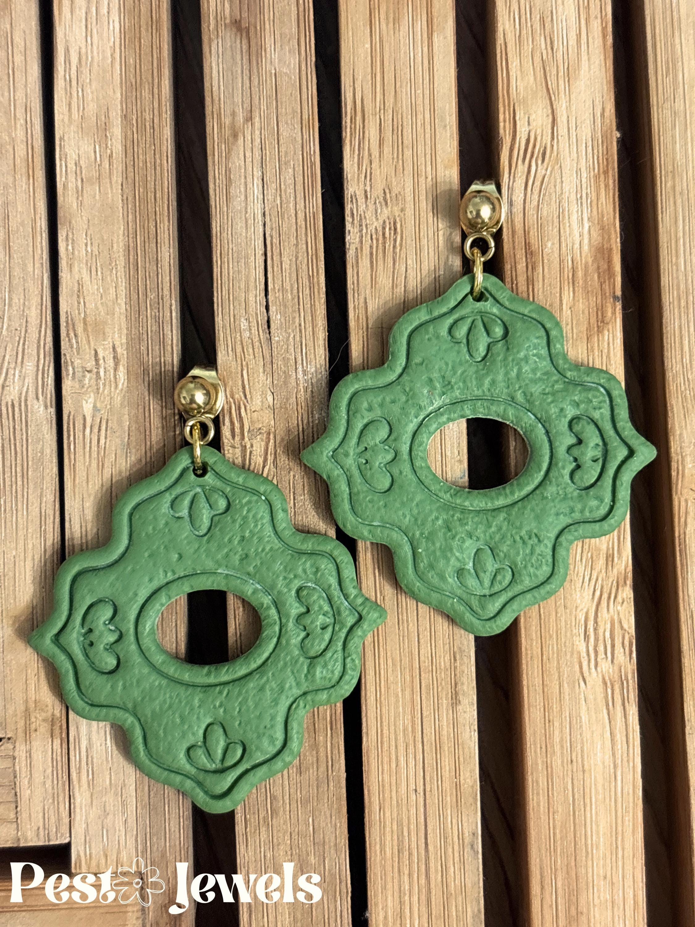 Montana - Boucle d'oreilles forme médaillon baroque