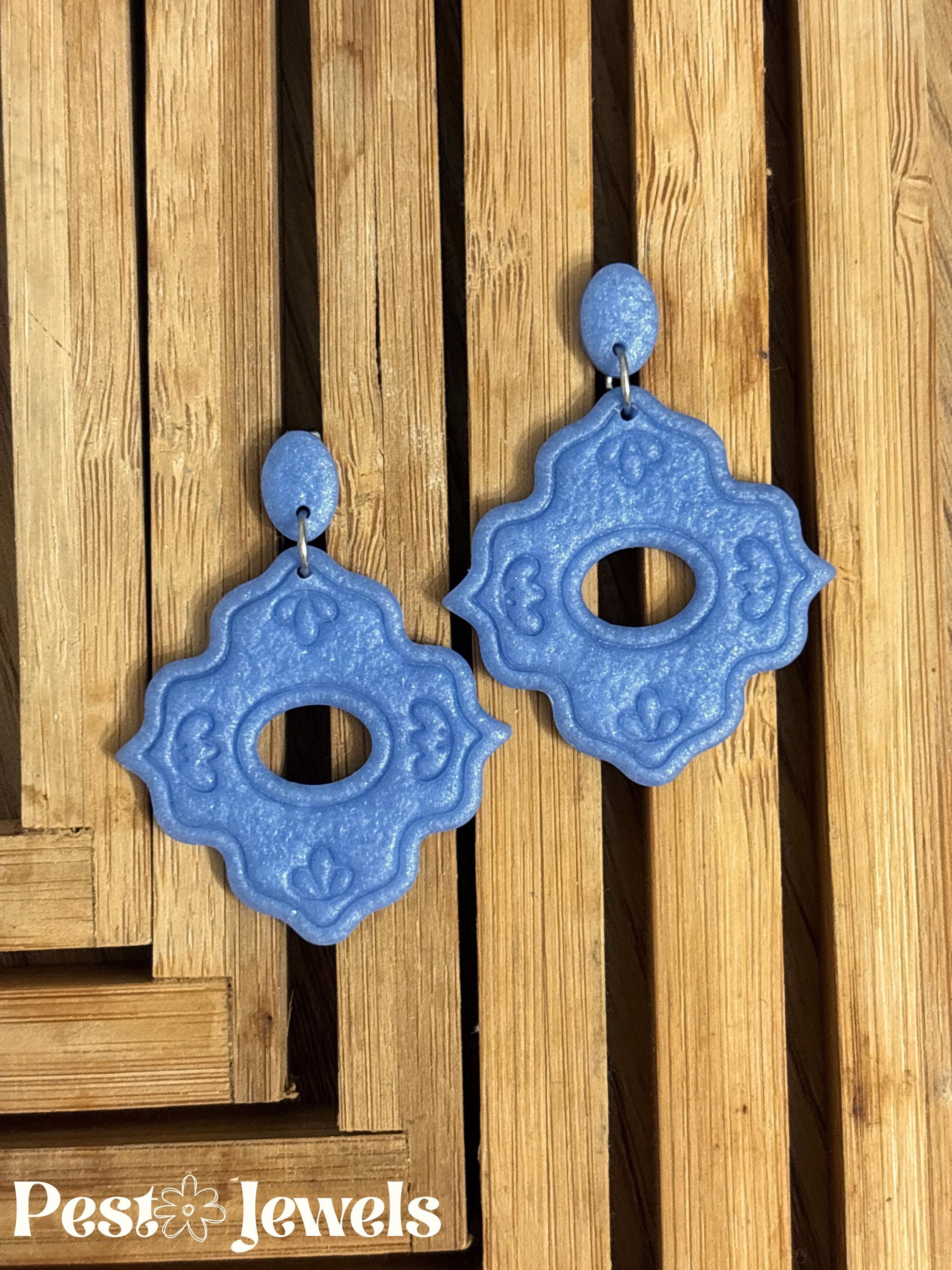 Montana - Boucle d'oreilles forme médaillon baroque