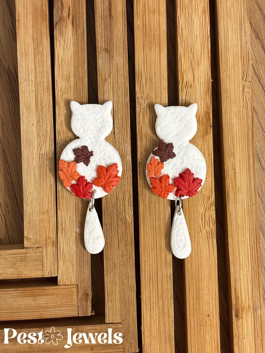 Maple - Boucles d’oreilles chat avec feuilles - Queue mobile