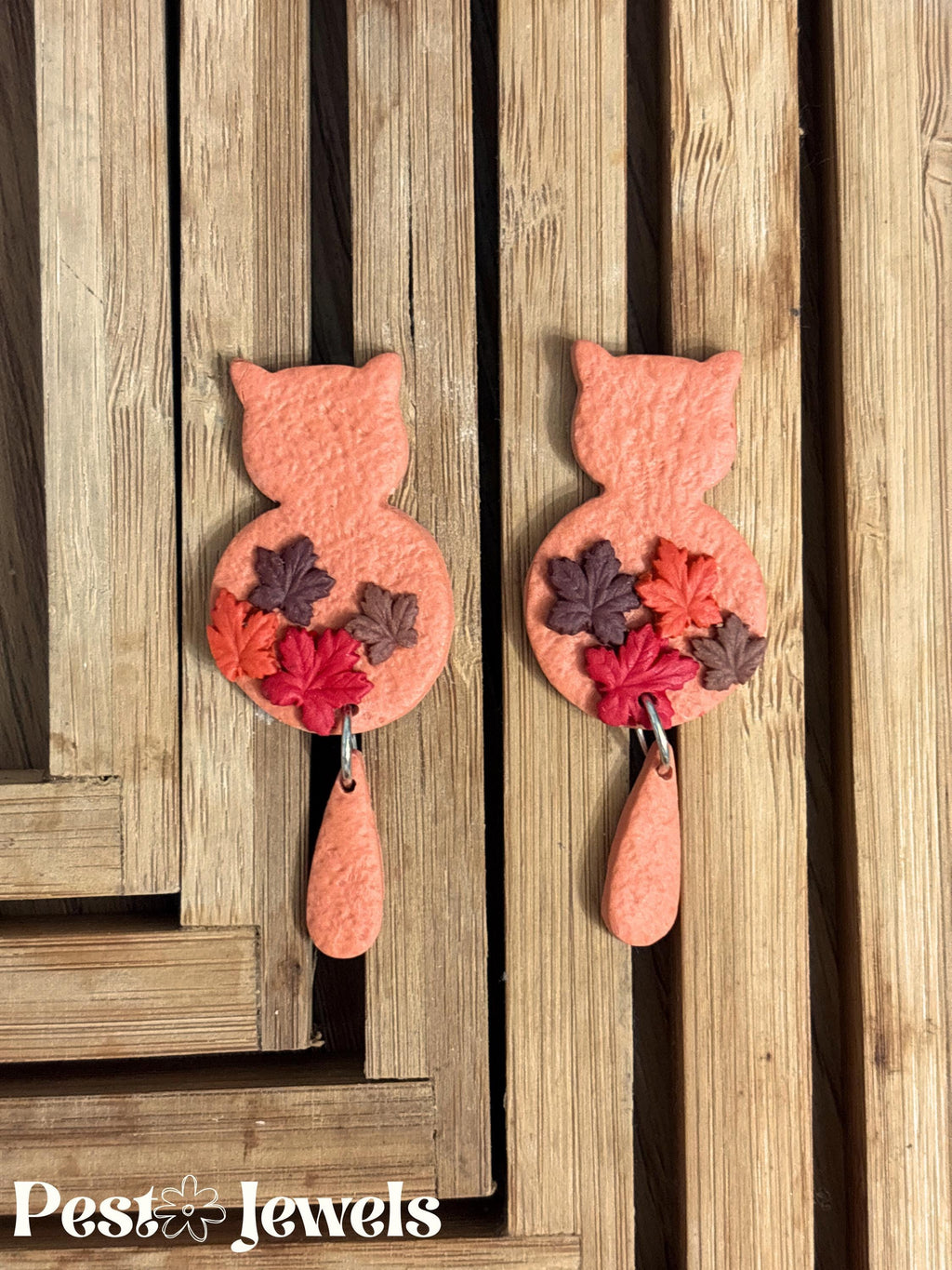Maple - Boucles d’oreilles chat avec feuilles - Queue mobile