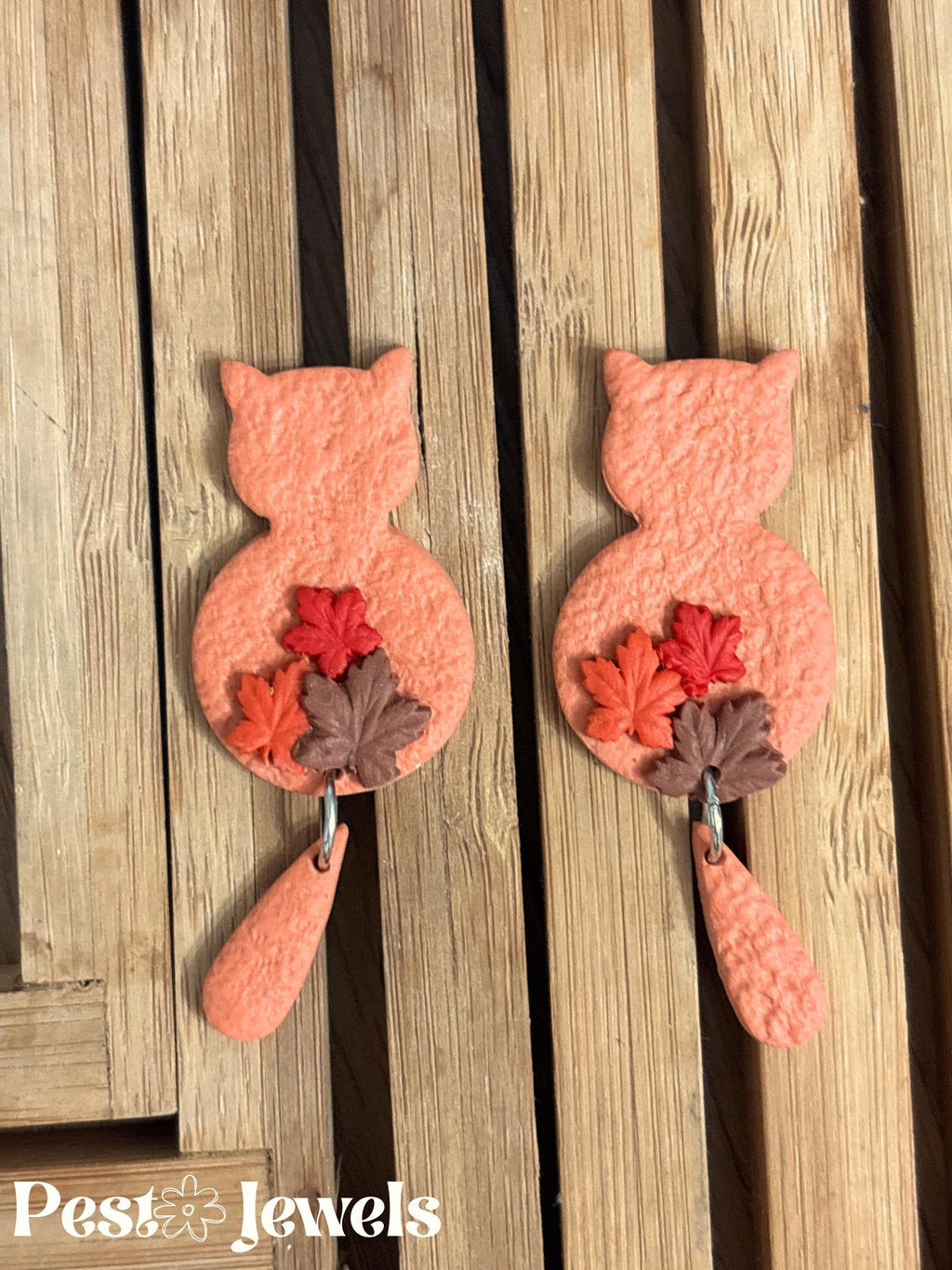 Maple - Boucles d’oreilles chat avec feuilles - Queue mobile