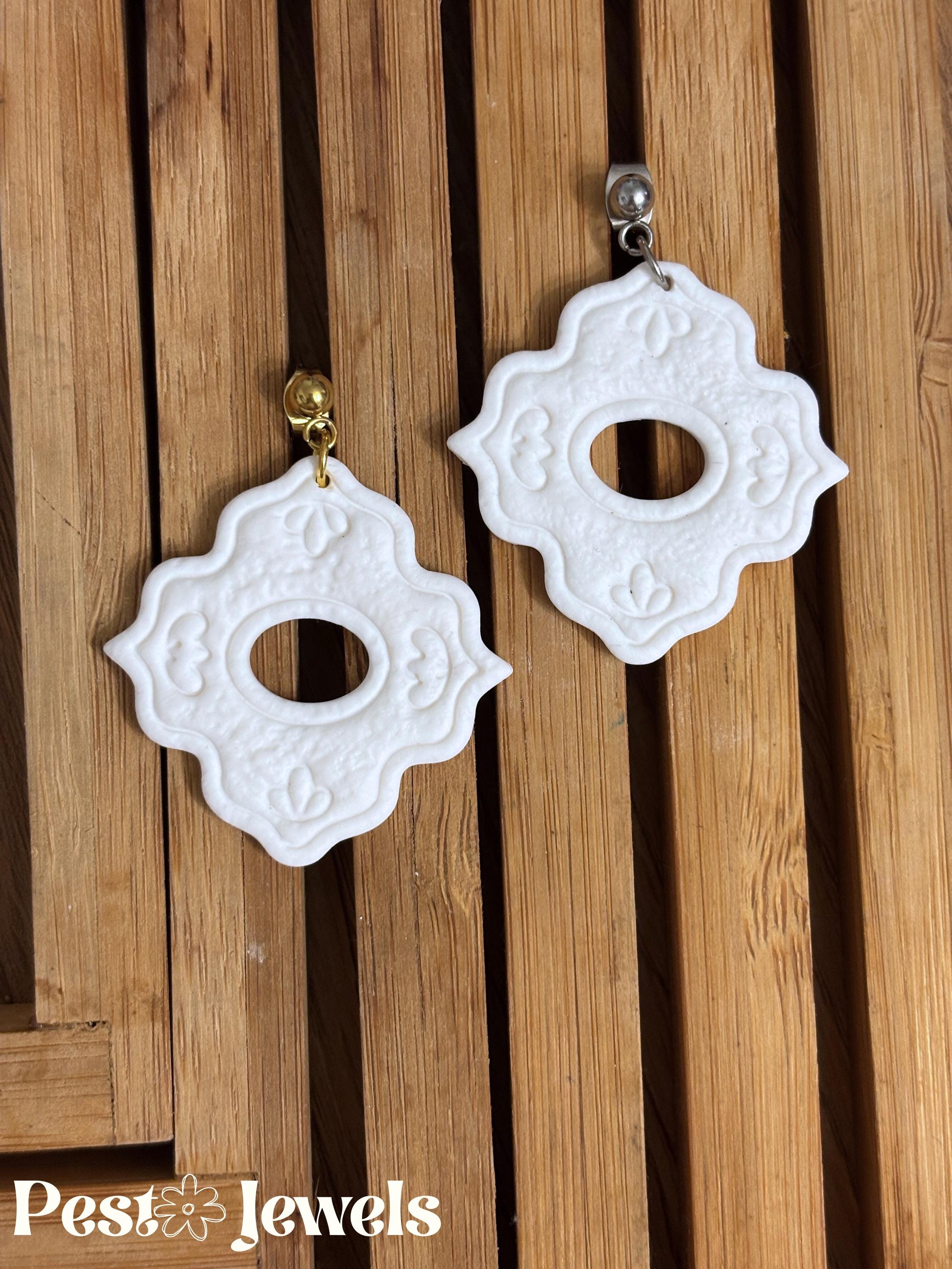 Montana - Boucle d'oreilles forme médaillon baroque
